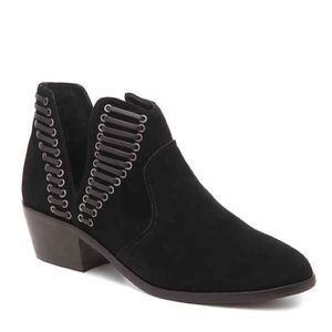 Vince Camuto Pevista Black Moto ankle booties size 7.5